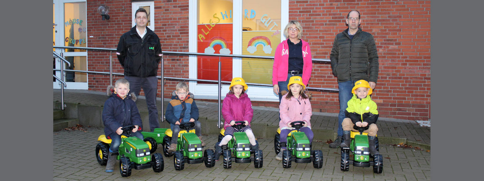 LBD spendet Trettrecker für Holdorfer und Steinfelder Kindergärten